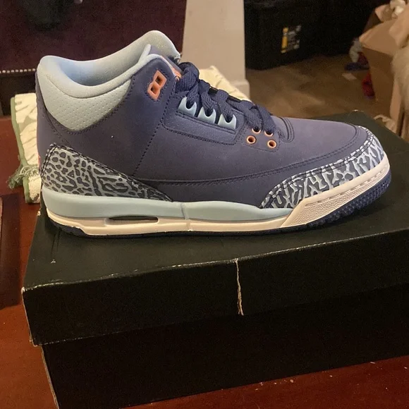 NEW IN BOX Jordan 3 RetroPurple Dust (GS)